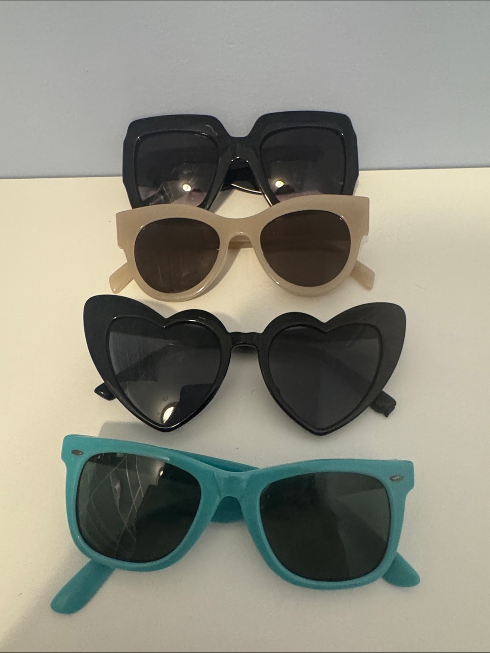 Bundle of 4 Fashion Sunglasses Set - Foster Grant, Heart Shape, Cat Eye, Cream